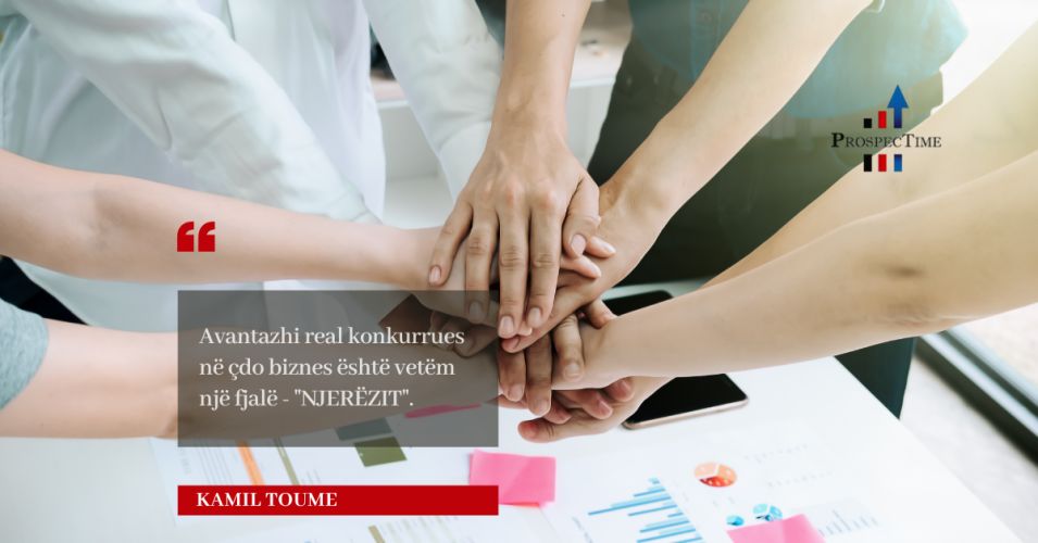 Një në pesë punonjës në mbarë botën ndihen të vetmuar